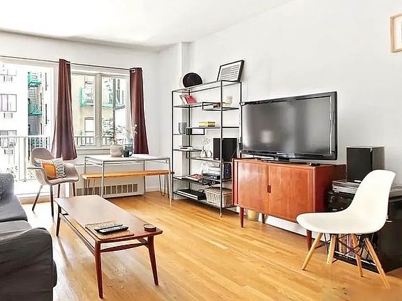5th image of 54 Orchard St APT 4A