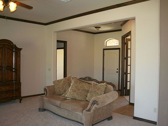 4th image of 805 Tea Rose Dr