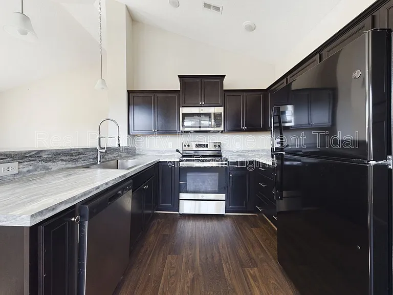 604 Kathy Ann Way — Photo 9
