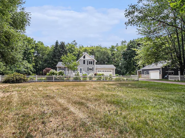 4675 44th St, Holland, MI 49423
