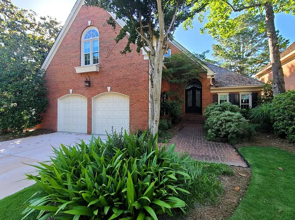 5700 Brookside Pl, Roswell, GA 30076