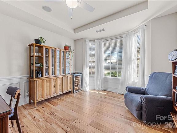 5th image of 14335 Lyon Hill Ln