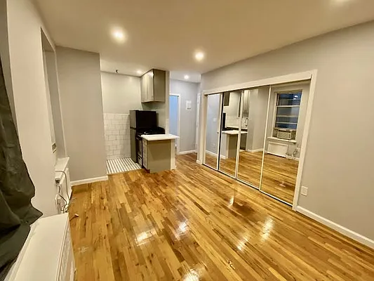 Rented by Performing Assets Corp | media 17