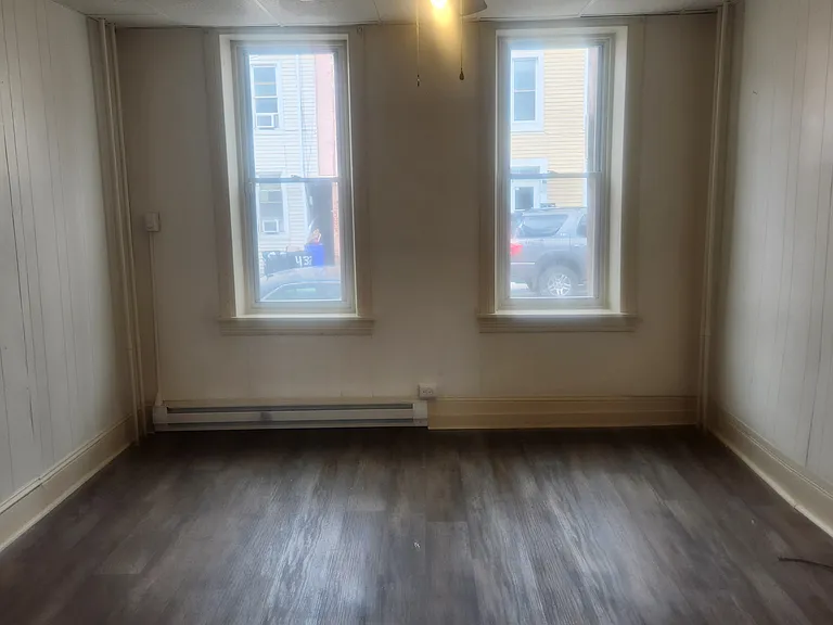 440 Walnut St — Photo 3