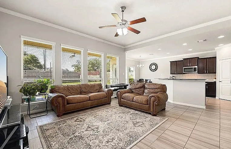 5804 Blackstone Dr — Photo 5