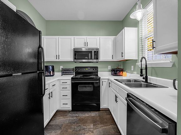 5th image of 6103 Dane Dr