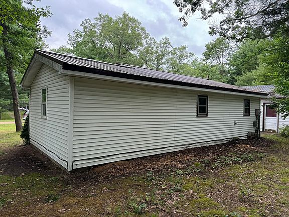 5th image of 17272 Hanna St