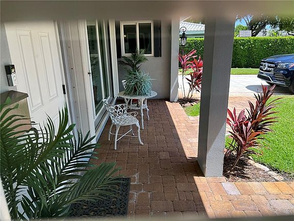 2nd image of 5291 NE 20th Avenue