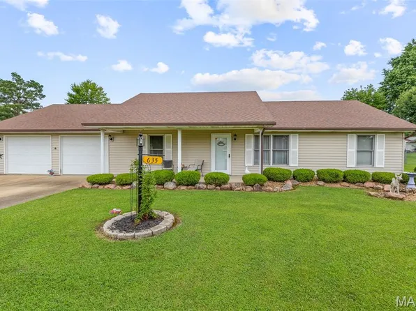 635 Woodgate St, Farmington, MO 63640