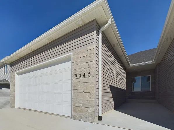 9340 Merryvale Dr, Lincoln, NE 68526
