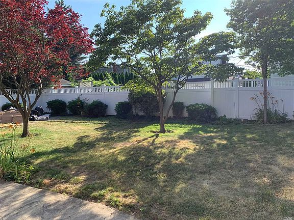 5th image of 167 Schenck Blvd