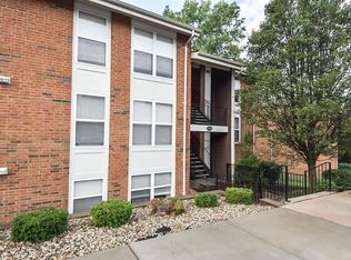1934 Greenpoint Dr APT 204, Saint Louis, MO