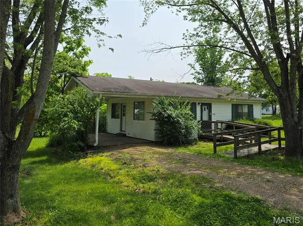 1728 Schuenemeyer Rd, Owensville, MO 65066