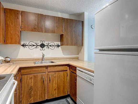 4th image of 70 E Glamis Dr SW #2135