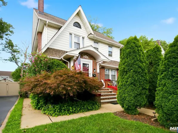 351 Griggs Ave, Teaneck, NJ 07666