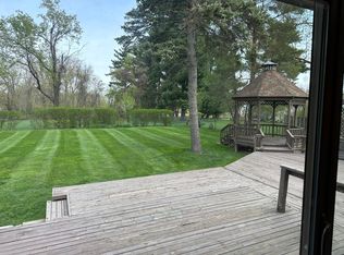 5967 Wilson Mills Rd, Highland Heights, OH 44143