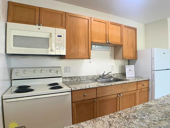 5th image of 515 Silver Beach Ave APT 9