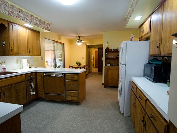 4th image of 410 E Sunset Dr