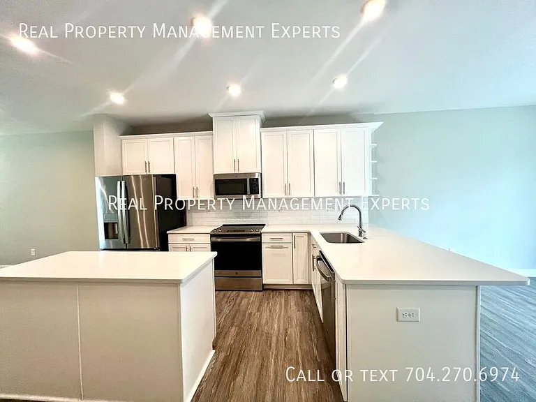 528 Billingsley Rd — Photo 3