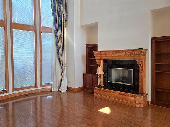 2nd image of 201 Canna Ln
