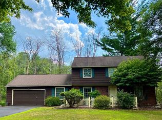 19 Nott Rd, Rexford, NY 12148