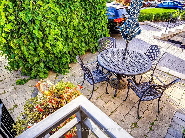 33 Athlone Rd #MAIN FL — Photo 4