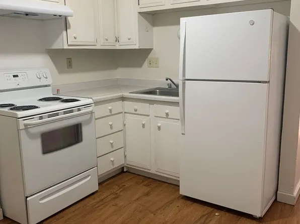 Sommerset Apartments, 812 N 10th St, Norfolk, NE 68701