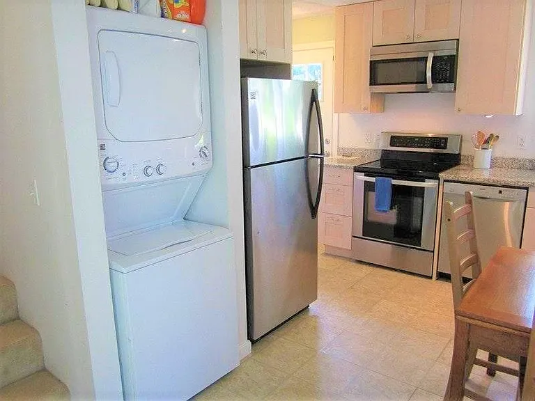 Washer/Dryer at end of kitchen
