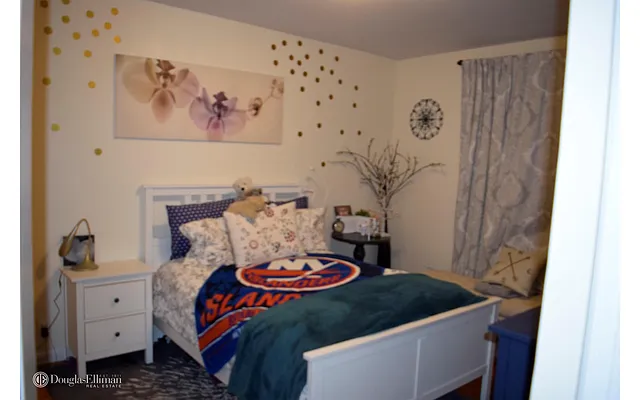 Rented by Douglas Elliman | media 28