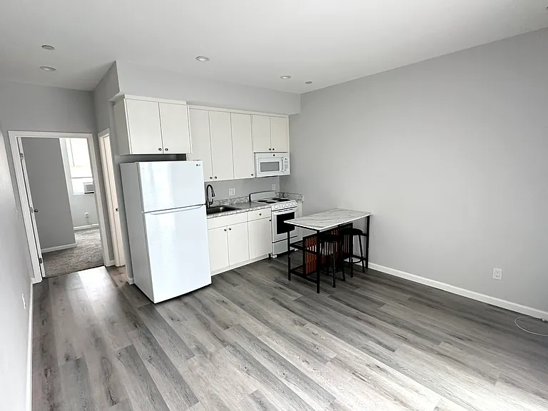 2052 Medano Dr — Photo 2
