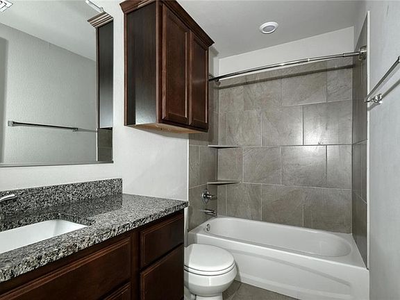 3rd image of 1318 Lilac Ledge Dr