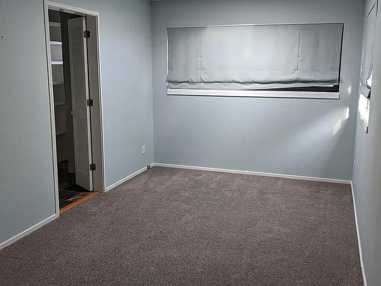 412 Avalon Dr — Photo 10