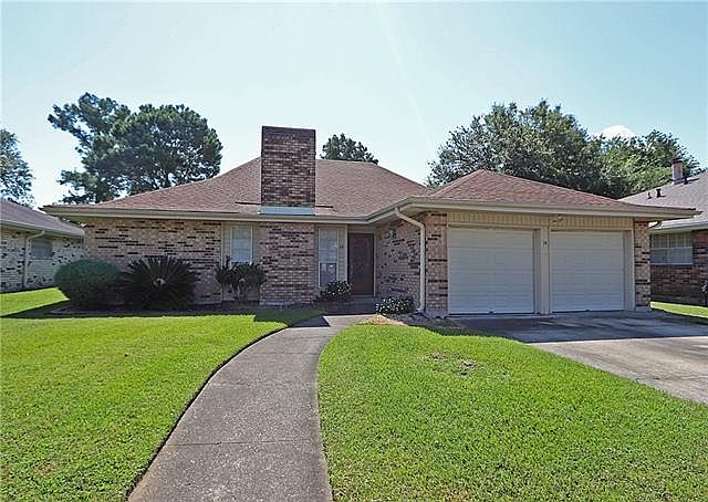1st image of 14 Brittany Dr