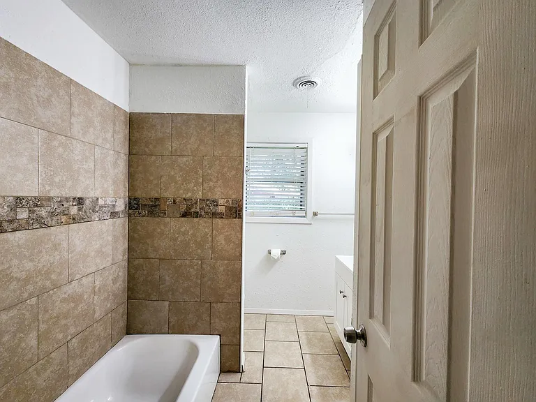 1307 Dwinnell St — Photo 14