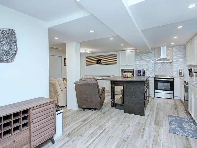 709 Baldwin Ave #B — Photo 4