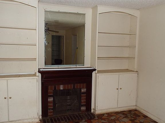 5th image of 611 N 57th Ave