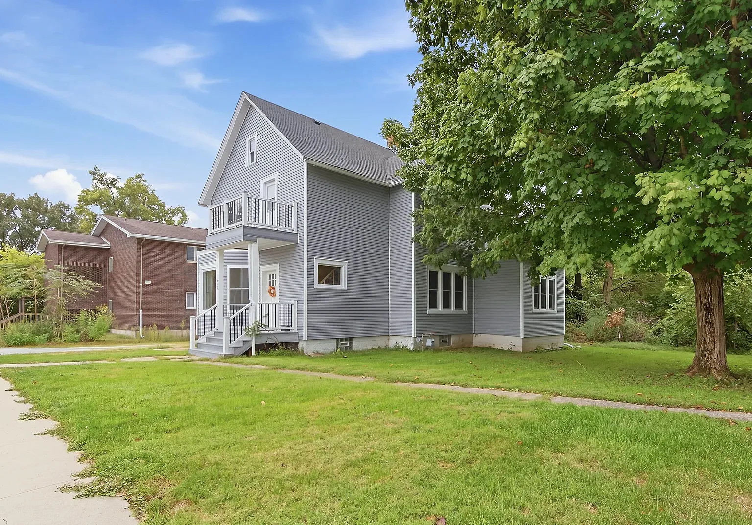6 bed, 2006 sqft, $3,000 — Photo 2