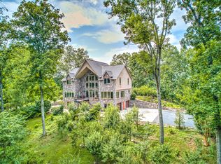 120 Caldwell Dr, Oak Ridge, TN 37830