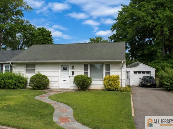 413 Belgrade St, Avenel, NJ 07001