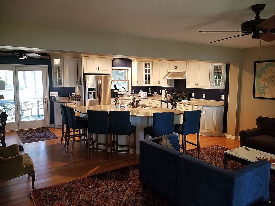 1st image of 9831 Breezecroft Ln