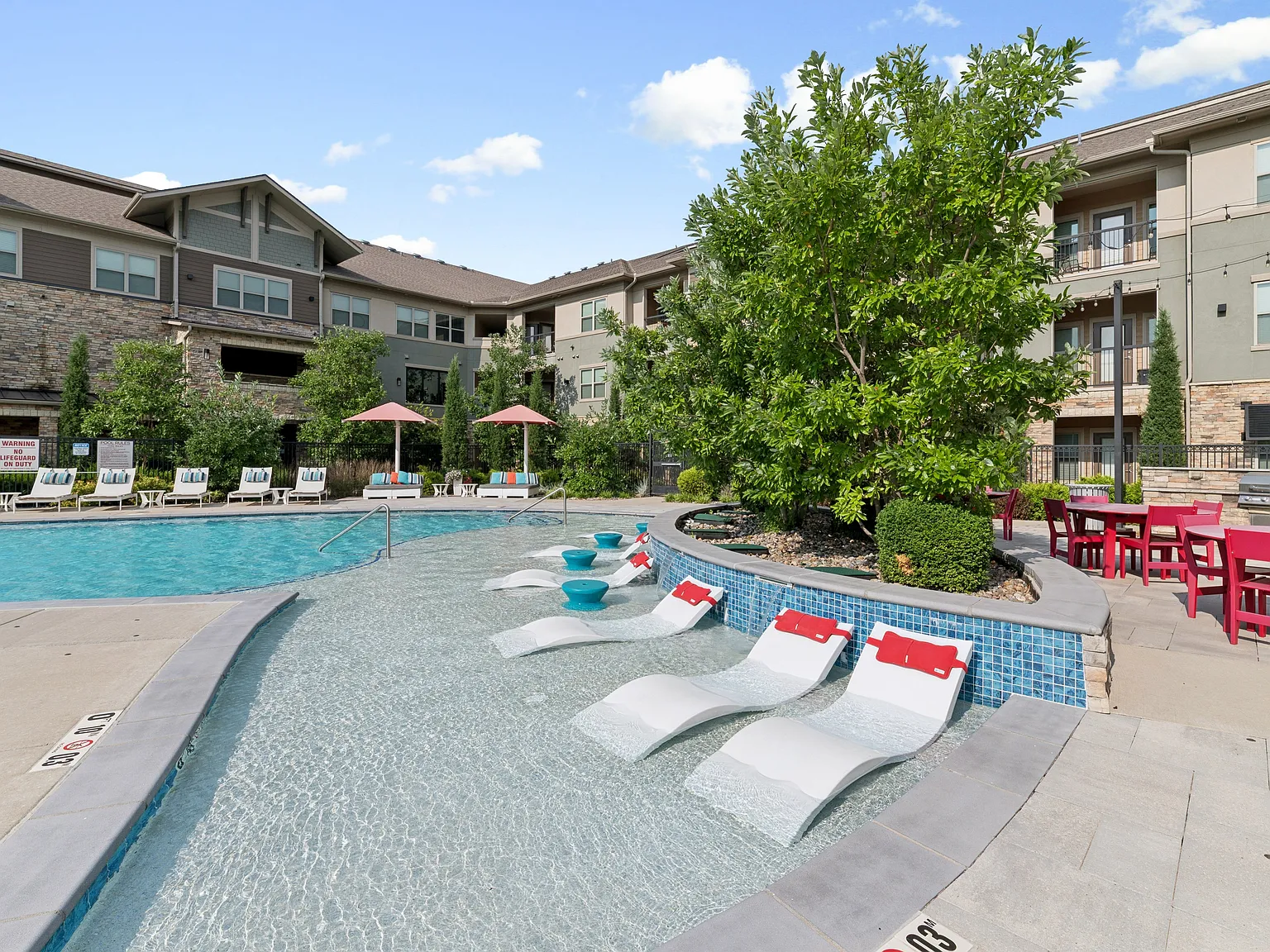 Vale Overland Park — Photo 3