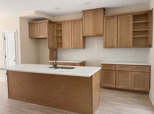 912 Chatham Ln, Raleigh, NC 27610
