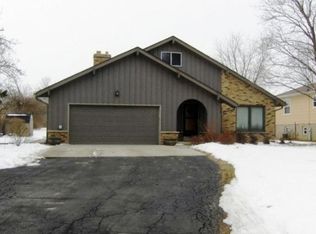 10481 S Nicholson Rd, Oak Creek, WI 53154