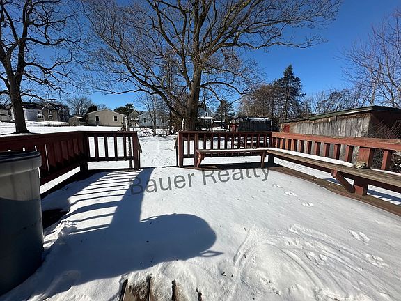 4th image of 1048 Arch St
