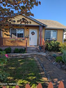 110 E Bartlett Ave, Selah, WA, 98942