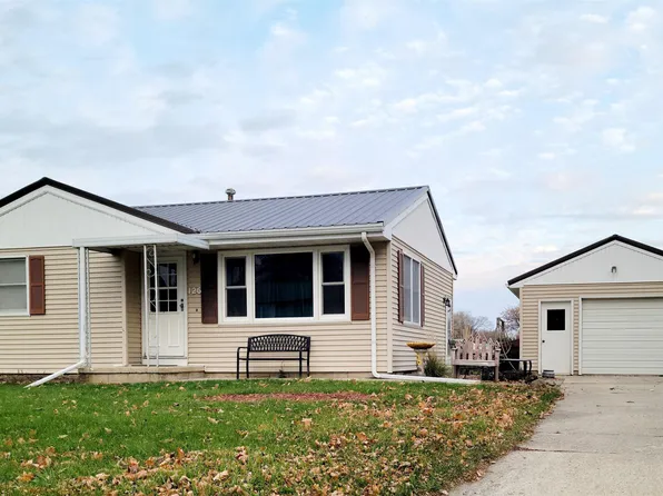 126 Wolf Ave, Readlyn, IA 50668