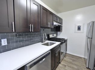Bennington Crossings Apartment Homes, Alexandria, VA 22312