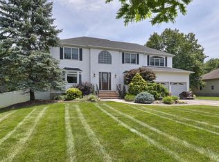 148 W Pkwy, Pompton Plains, NJ 07444