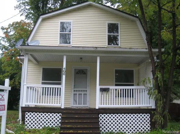 406 Oakland St, Holly, MI 48442