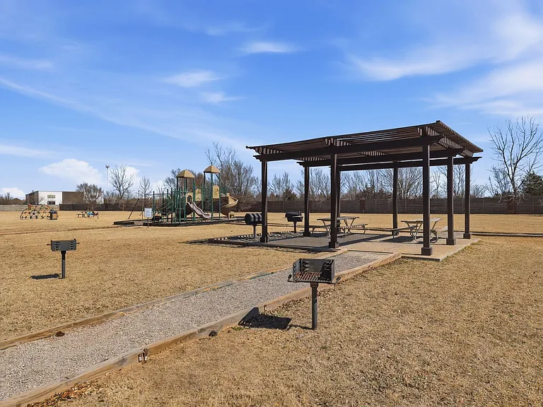 Edmond at Twenty500 Apartments — Photo 42